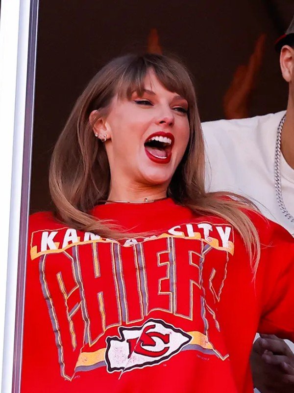 Taylor Swift Chargers vs. Chiefs NFL Sweatshirt Taylor Swift Chargers vs. Chiefs NFL Sweatshirt